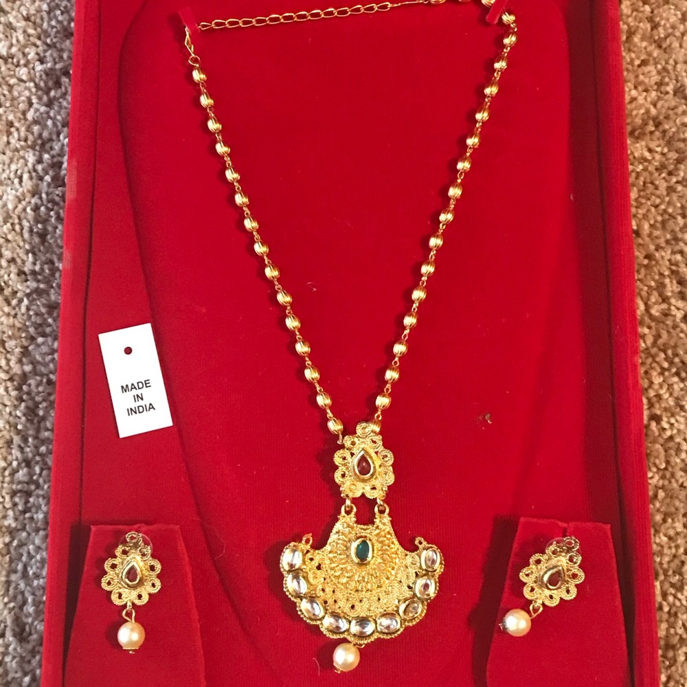 Indian traditional jewelry set